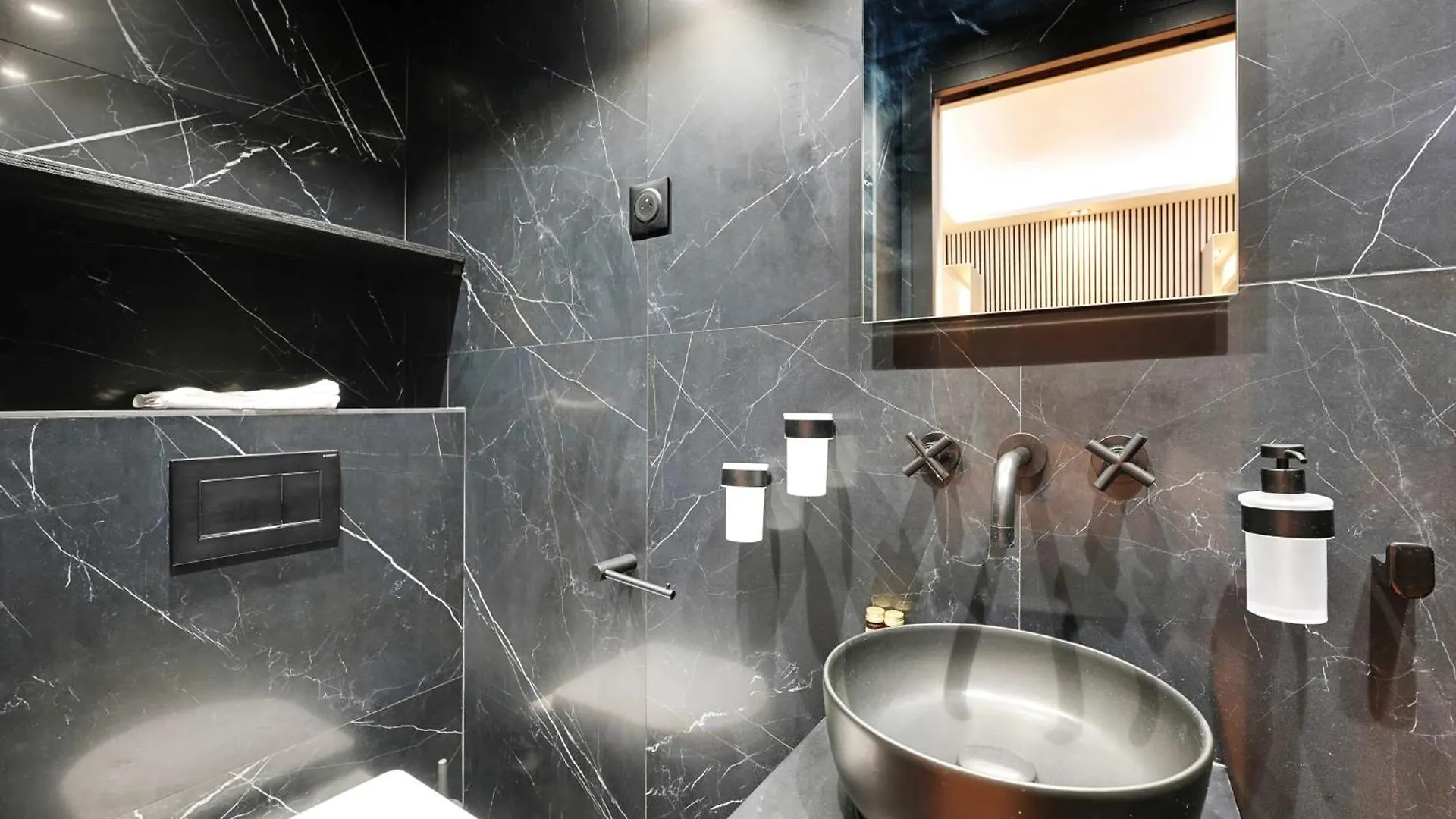 דירה פריז Appartement Chic - 1Br 4P - Tour Eiffel Invalides